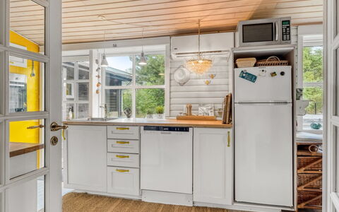 Ellinore - from the Sea: Flooring, Holz, Major Appliance, Interior Design, Küche, Fussboden, Küchengerät, Haushaltsgerät, Zuhause, Holzboden