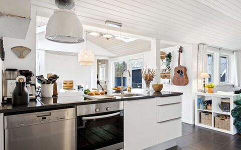 Hermand - 3.5Km from the Sea: Möbel, Interior Design, Stuhl, Flooring, Tabelle, Resort, Fussboden, Decke, Zimmer, Eco Hotel