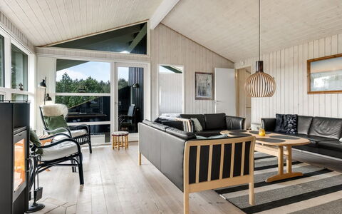 Juris - 950M from the Sea: Holz, Möbel, Interior Design, Wohnzimmer, Zuhause, Flooring, Couch, Fussboden, Holzboden, Decke