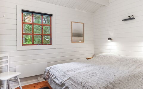 Barthi - 1.6Km from the Sea: Holz, Decke, Flooring, Interior Design, Fussboden, Schlafzimmer, Zuhause, Zimmer, Bett, Bedding