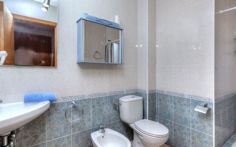 Cap Ras Ii: Badezimmer, Eigentum, Zimmer, Toilette, Interior Design, Die Architektur, Grundeigentum, Armatur, Fliese, Wand
