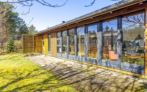 Amarie - 1Km from the Sea: Haus, Zuhause, Dach, Wohngebiet, Hütte, Estate, Bauernhaus, Rasen, Landscaping, Abstellgleis
