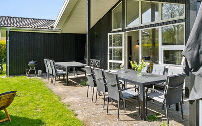 Amiira - 500M from the Sea