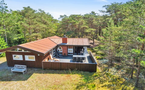 Bothilda - 950M from the Sea: Möbel, Interior Design, Flooring, Fussboden, Decke, Zimmer, Stuhl, Tabelle, Wohnung, Küche & Esszimmer Tisch