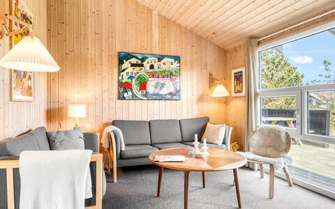 Elisenda - 1Km from the Sea: Holz, Zuhause, Veranda, Deck, Hartholz, Dach, Holzbeize, Holzboden, Eco Hotel