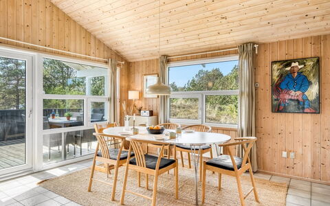 Elisenda - 1Km from the Sea: Holz, Zuhause, Veranda, Deck, Hartholz, Dach, Holzbeize, Holzboden, Eco Hotel
