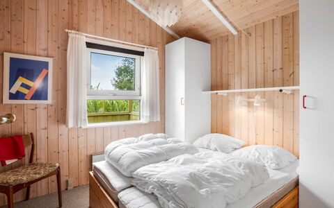 Maira - from the Sea: Holz, Schlafzimmer, Bett, Interior Design, Zuhause, Bedding, Haus, Bettdecke, Decke, Bettrahmen