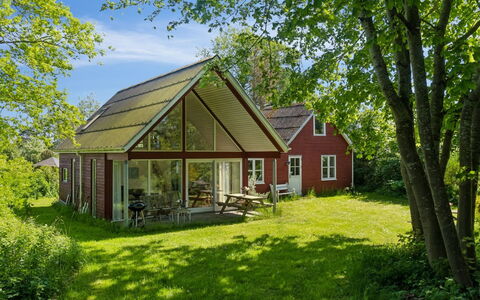 Deljan - 190M from the Sea: Dach, Haus, Zuhause, Hütte, Tür, Abstellgleis, Deck, Veranda, Planke, Hartholz