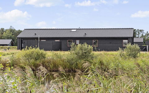 Frithbjorn - 900M from the Sea: Holz, Zuhause, Veranda, Deck, Hartholz, Dach, Holzbeize, Holzboden, Eco Hotel
