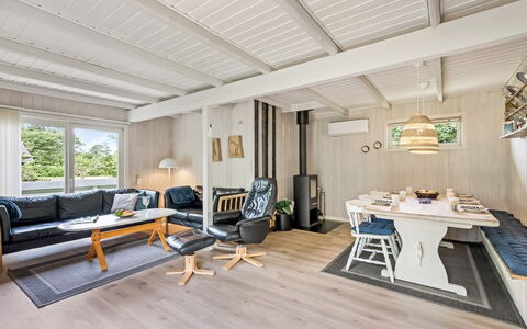 Terkel - 800M to the Fjord: Holz, Interior Design, Flooring, Möbel, Fussboden, Decke, Couch, Zimmer, Wohnzimmer, Holzboden