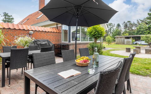 Sissela - from the Sea: Holz, Zuhause, Veranda, Deck, Hartholz, Dach, Holzbeize, Holzboden, Eco Hotel