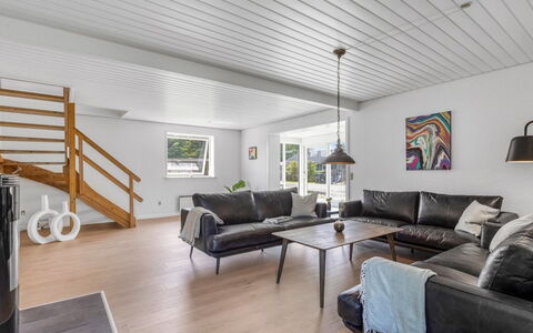Sissela - from the Sea: Holz, Zuhause, Veranda, Deck, Hartholz, Dach, Holzbeize, Holzboden, Eco Hotel