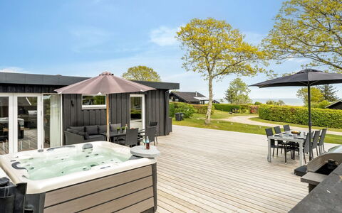 Tonna - from the Sea: Holz, Zuhause, Veranda, Deck, Hartholz, Dach, Holzbeize, Holzboden, Eco Hotel