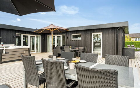 Tonna - from the Sea: Holz, Zuhause, Veranda, Deck, Hartholz, Dach, Holzbeize, Holzboden, Eco Hotel