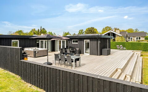 Tonna - from the Sea: Holz, Zuhause, Veranda, Deck, Hartholz, Dach, Holzbeize, Holzboden, Eco Hotel