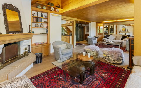 Chalet Rebhalde: Holz, Möbel, Interior Design, Decke, Couch, Fussboden, Wohnzimmer, Zimmer, Flooring, Zuhause