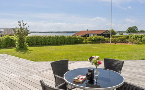 Nahele - 150M from the Sea: Möbel, Interior Design, Flooring, Fussboden, Decke, Zimmer, Stuhl, Tabelle, Wohnung, Küche & Esszimmer Tisch
