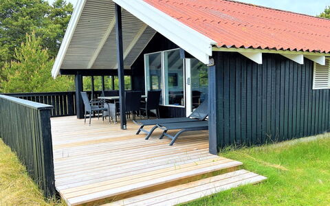 Antonelle - 1.7Km from the Sea: Holz, Schatten, Planke, Hartholz, Veranda, Hütte, Holzbeize, Resort, Deck, Eco Hotel
