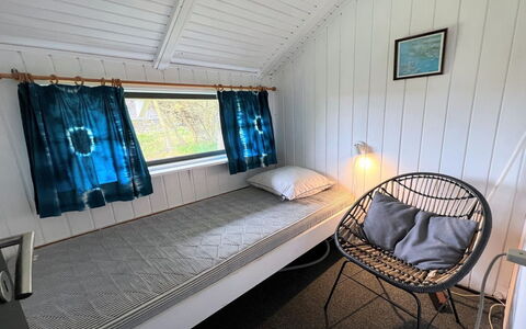 Antonelle - 1.7Km from the Sea: Holz, Fussboden, Schlafzimmer, Interior Design, Flooring, Bett, Decke, Bedding, Bettdecke, Bettrahmen