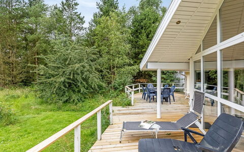 Samine - 2Km from the Sea: Möbel, Interior Design, Couch, Flooring, Fussboden, Wohnzimmer, Zimmer, Tabelle, Stuhl, Wohnung