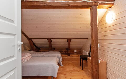 Kaislajärven Huvila: Möbel, Interior Design, Flooring, Fussboden, Tabelle, Decke, Küche & Esszimmer Tisch, Beleuchtung, Stuhl, Zuhause