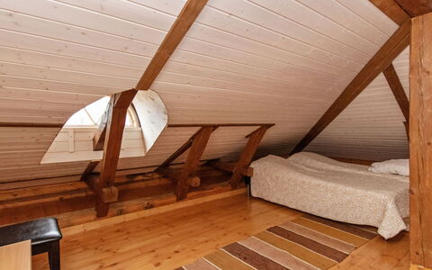 Kaislajärven Huvila: Möbel, Interior Design, Flooring, Fussboden, Tabelle, Decke, Küche & Esszimmer Tisch, Beleuchtung, Stuhl, Zuhause