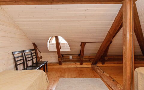 Kaislajärven Huvila: Möbel, Interior Design, Flooring, Fussboden, Tabelle, Decke, Küche & Esszimmer Tisch, Beleuchtung, Stuhl, Zuhause