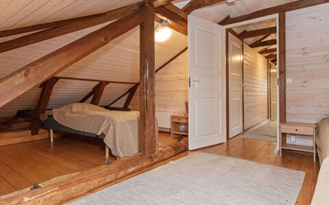 Kaislajärven Huvila: Möbel, Interior Design, Flooring, Fussboden, Tabelle, Decke, Küche & Esszimmer Tisch, Beleuchtung, Stuhl, Zuhause