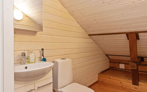 Kaislajärven Huvila: Möbel, Interior Design, Flooring, Fussboden, Tabelle, Decke, Küche & Esszimmer Tisch, Beleuchtung, Stuhl, Zuhause