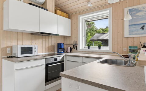 Vojdan - 600M from the Sea: Küche, Holz, Countertop, Flooring, Küchengerät, Interior Design, Fussboden, Major Appliance, Sinken, Zuhause