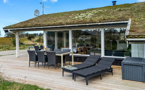 Annlisa - 1Km from the Sea: Holz, Dach, Veranda, Hütte, Schatten, Deck, Gartenmöbel, Outdoor Struktur, Stuhl, Hartholz