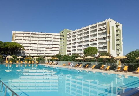 Suite Mareconero: Wasser, Gebäude, Eigentum, Schwimmbad, Himmel, Azurblau, Baum, Pflanze, Eigentumswohnung, Freizeit