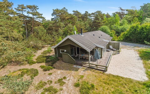 Deni - 800M from the Sea: Holz, Dach, Die Architektur, Zuhause, Haus, Hütte, Abstellgleis, Hartholz, Steigung, Estate