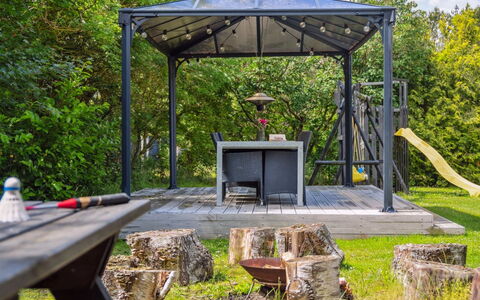 Jorinde - 1Km from the Sea: Gazebo, Möbel, Pavillon, Gartenmöbel, Schatten, Tisch Im Freien, Outdoor Struktur, Garten, Überdachung, Stuhl