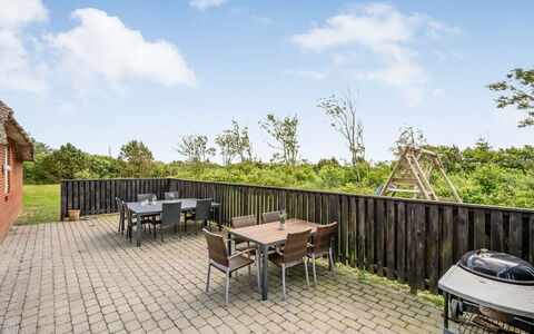 Birette - 1.2Km from the Sea: Möbel, Interior Design, Flooring, Fussboden, Decke, Zimmer, Stuhl, Tabelle, Wohnung, Küche & Esszimmer Tisch