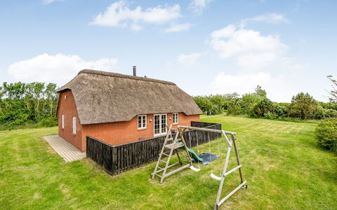 Birette - 1.2Km from the Sea: Möbel, Interior Design, Flooring, Fussboden, Decke, Zimmer, Stuhl, Tabelle, Wohnung, Küche & Esszimmer Tisch