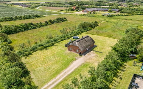 Birette - 1.2Km from the Sea: Möbel, Interior Design, Flooring, Fussboden, Decke, Zimmer, Stuhl, Tabelle, Wohnung, Küche & Esszimmer Tisch
