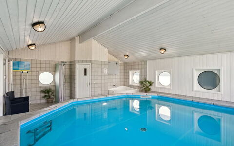 Hermund - 100M from the Sea: Decke, Fussboden, Design, Hotel, Resort, Daylighting, Schwimmbad