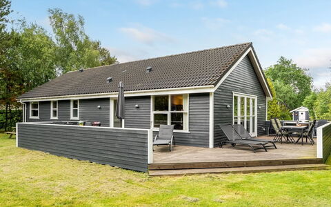 Felina - from the Sea: Hütte, Abstellgleis, Gartenbauten, Veranda, Blockhaus