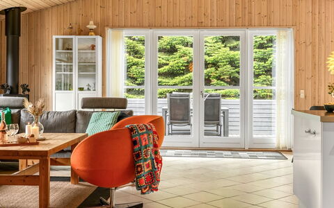 Felina - from the Sea: Möbel, Flooring, Holz, Interior Design, Fussboden, Tabelle, Stuhl, Holzboden, Wohnzimmer, Zimmer
