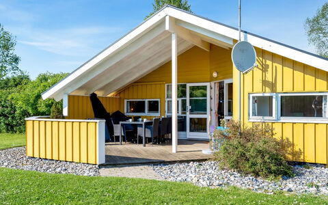 Guja - 250M from the Sea: Holz, Dach, Die Architektur, Zuhause, Haus, Hütte, Abstellgleis, Hartholz, Steigung, Estate