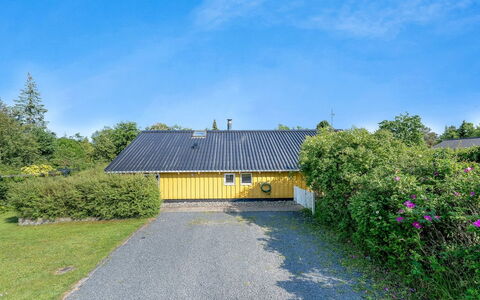 Guja - 250M from the Sea: Holz, Dach, Die Architektur, Zuhause, Haus, Hütte, Abstellgleis, Hartholz, Steigung, Estate
