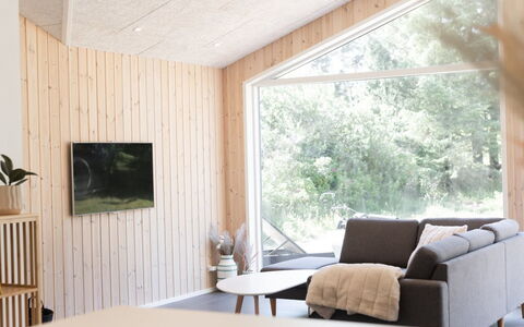 Nico - 600M from the Sea: Holz, Interior Design, Flooring, Möbel, Fussboden, Holzboden, Decke, Wohnzimmer, Zuhause, Zimmer