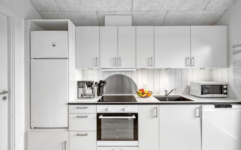 Antonelle - from the Sea: Möbel, Interior Design, Flooring, Fussboden, Decke, Zimmer, Stuhl, Tabelle, Wohnung, Küche & Esszimmer Tisch