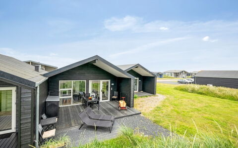 Antonelle - from the Sea: Möbel, Interior Design, Flooring, Fussboden, Decke, Zimmer, Stuhl, Tabelle, Wohnung, Küche & Esszimmer Tisch