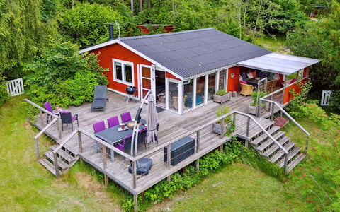 Lovisa - 7Km from the Sea: Schwimmbad, Gartenmöbel, Möbel, Resort, Flagstone, Eco Hotel, Schatten, Stuhl, Freizeit, Estate
