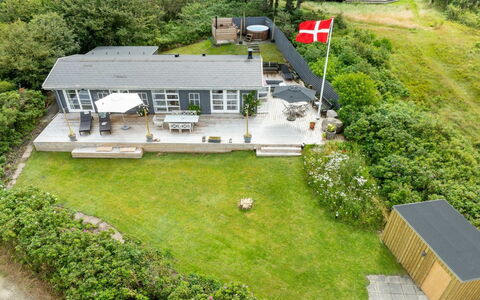 Alessandra - 80M to the Fjord: Blau, Schwimmbad, Möbel, Gartenmöbel, Resort, Stuhl, Schatten, Eco Hotel, Blumentopf