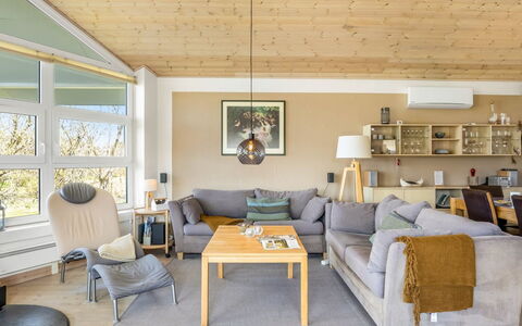 Ljuba - 1.3Km from the Sea: Möbel, Interior Design, Couch, Flooring, Fussboden, Holz, Decke, Wohnzimmer, Zimmer, Stuhl