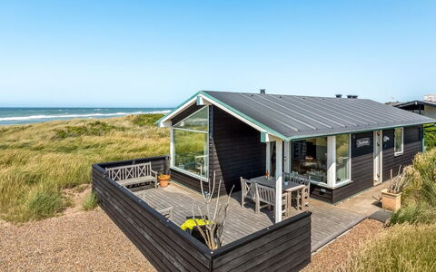 Zina - 50M from the Sea: Holz, Dach, Hütte, Deck, Schatten, Veranda, Abstellgleis, Planke, Hartholz