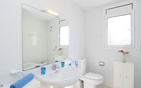Prudenci: Badezimmer, Zimmer, Eigentum, Interior Design, Haus, Grundeigentum, Die Architektur, Zapfhahn, Fussboden, Gebäude